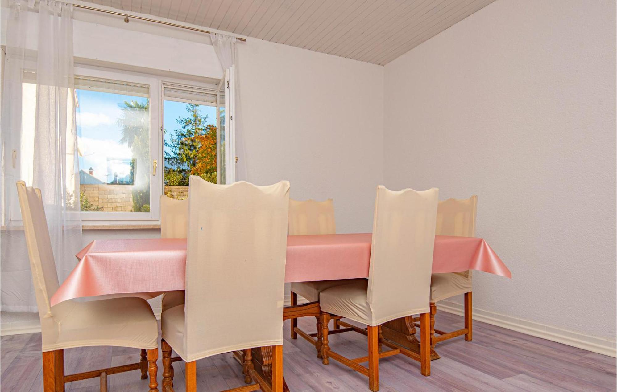 Cozy Home In Dolac With Kitchen 프리모스턴 외부 사진