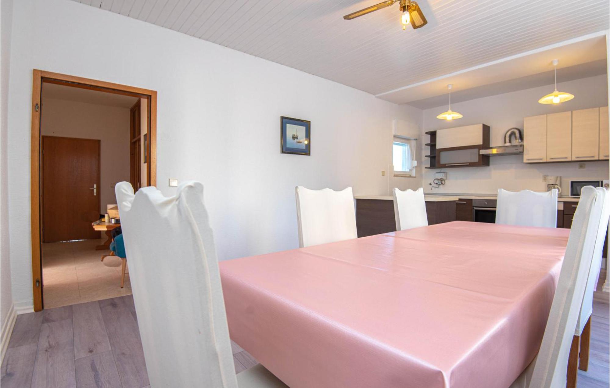 Cozy Home In Dolac With Kitchen 프리모스턴 외부 사진