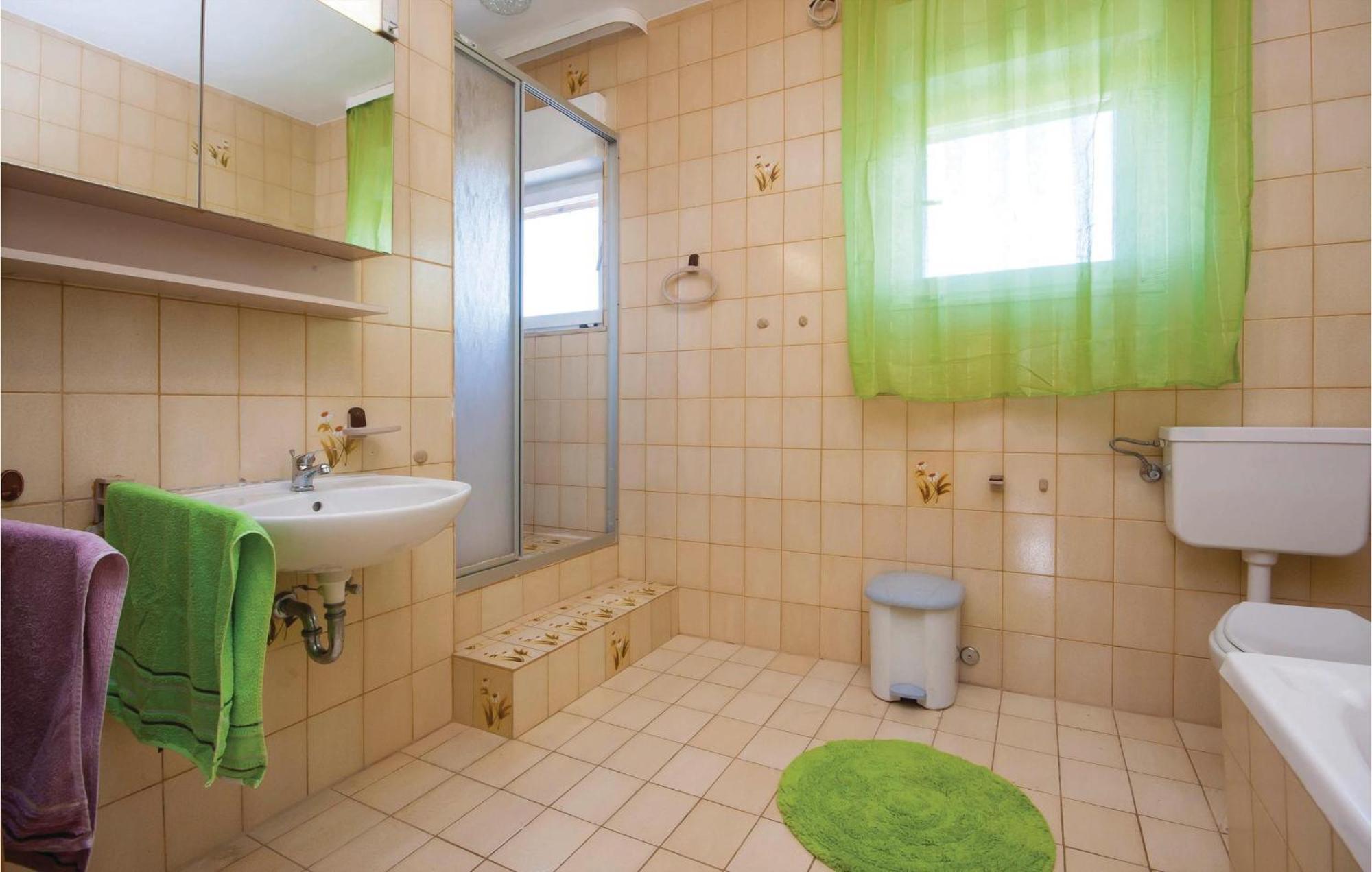 Cozy Home In Dolac With Kitchen 프리모스턴 외부 사진